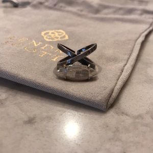 Kendra Scott silver and white pearl ring